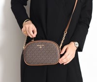 شنطة مايكل كورس