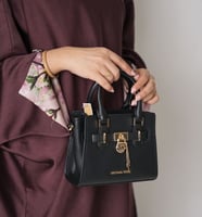 شنطة مايكل كورس