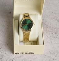 ساعة اني كلاين