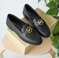 جزمة مايكل كورس