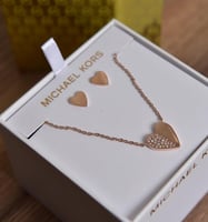 طقم سلسال و حلق مايكل كورس