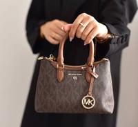 شنطة مايكل كورس