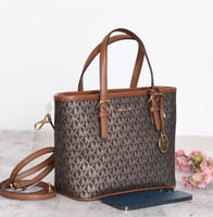 شنطة مايكل كورس