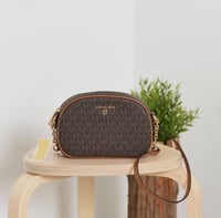 شنطة مايكل كورس