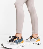 اون راننغ | on running ( تاخذ اكبر بمقاس )