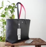 شنطة لاكوست كحلي