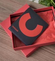 محفظة كارولينا هيريرا