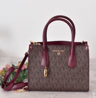 شنطة مايكل كورس