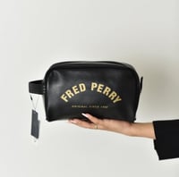 شنطة رجالي فريد بيري