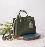 شنطة مايكل كورس