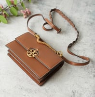 شنطة توري بورش