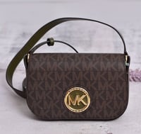 شنطة مايكل كورس