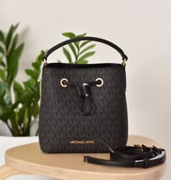 شنطة مايكل كورس