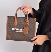 شنطة مايكل كورس