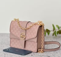 شنطة مايكل كورس