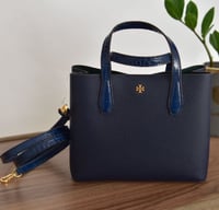 شنطة توري بورش لون كحلي