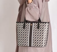 شنطة توري بورش