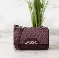 شنطة مايكل كورس