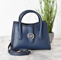 شنطة مايكل كورس