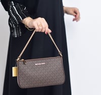 شنطة مايكل كورس