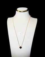 سلسال بطابع الوردة