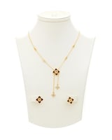 طقم بطابع الوردة