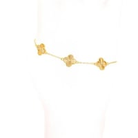 اسوارة بطابع الوردة