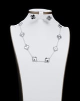 طقم بطابع الوردة