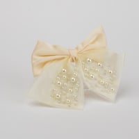 فيونكة شعر لؤلؤ