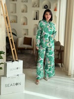 طقم أخضر مكسي