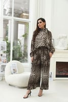 طقم بطبعة الفهد