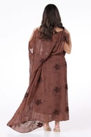 جلابية بني داكن