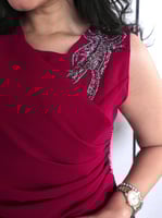 فستان كريب اكسسوار كتف