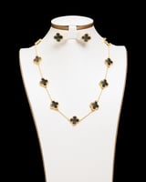 طقم بطابع الوردة