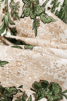 بلوزة بطبعة اخضر