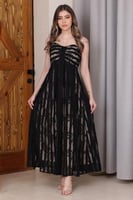 فستان دانتيل أسود