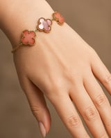 اسوارة بطابع الوردة