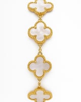 اسوارة بطابع الوردة