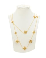 طقم بطابع الوردة