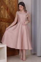 فستان سهرة وردي مزين بالكريستال