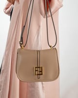 شنطة نسائية باللون البيج/ألوان متعددة