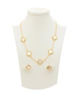 طقم بطابع الوردة