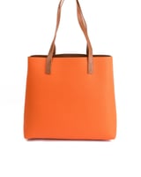 شنطة مستوحاة من الموضة العالمية