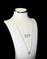 سلسال بطابع الوردة