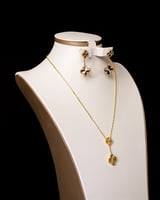 طقم بطابع الوردة