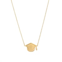 سلسال تخرج بطابع القبعة