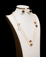 طقم بطابع الوردة