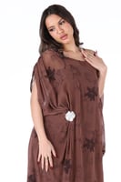 جلابية بني داكن