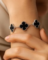 اسوارة بطابع الوردة