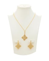 طقم بطابع الوردة